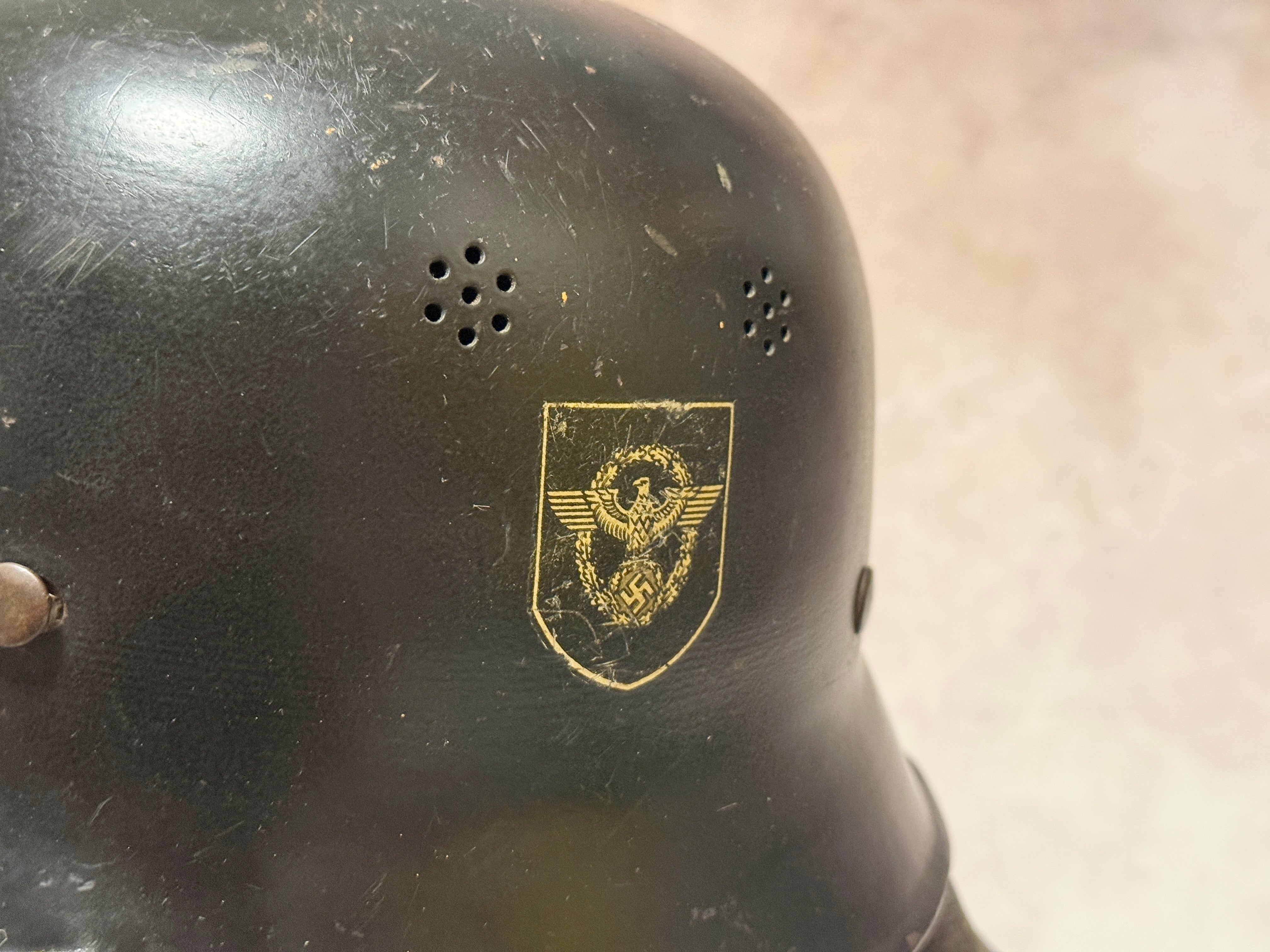 実物】WWII ドイツ軍 消火警察 M1934 ヘルメット（ダブルデカール仕様