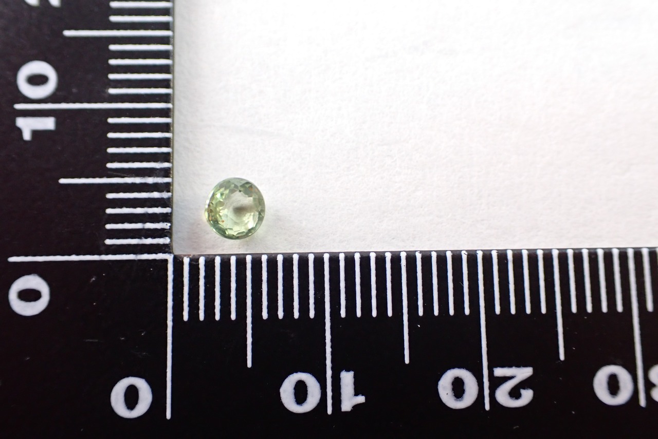 グリーンサファイア　0.35ct　[C1‐202]