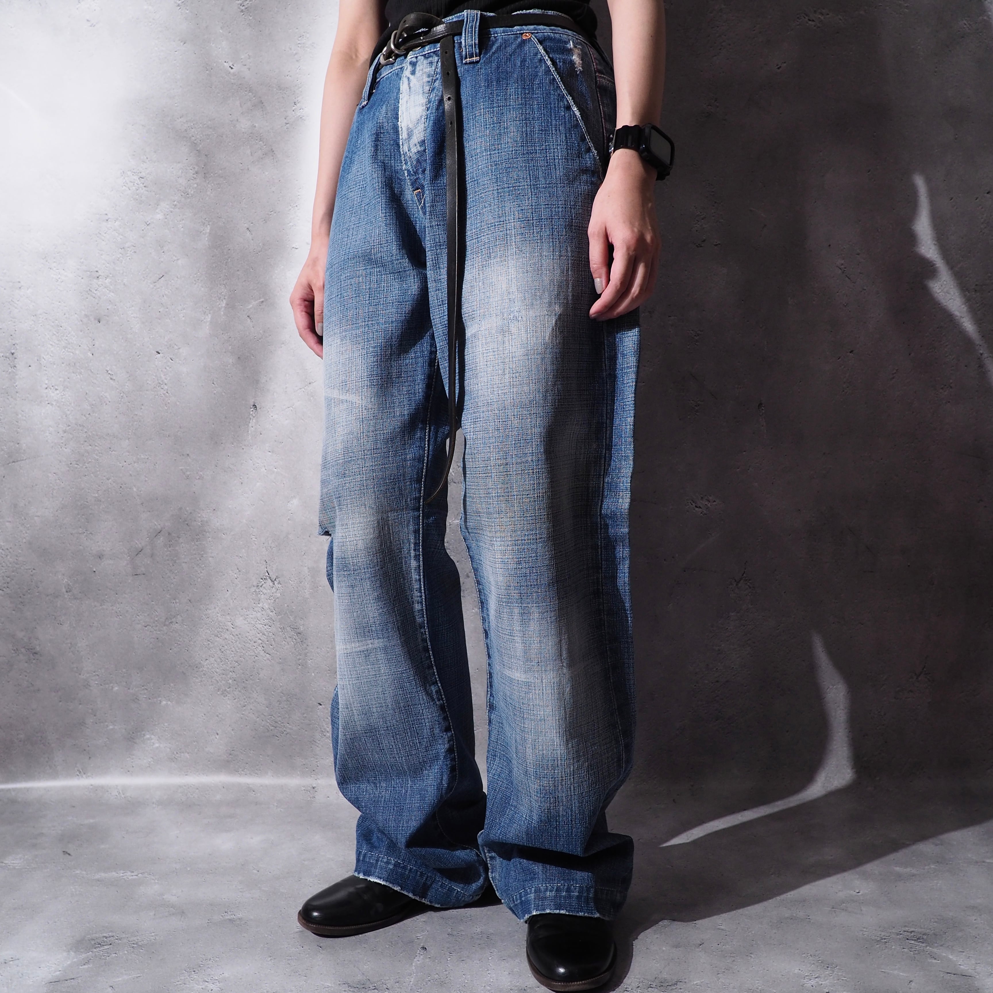 2000s ” Sabisabi deluxe ” green stitch embbossed damage wide denim pants