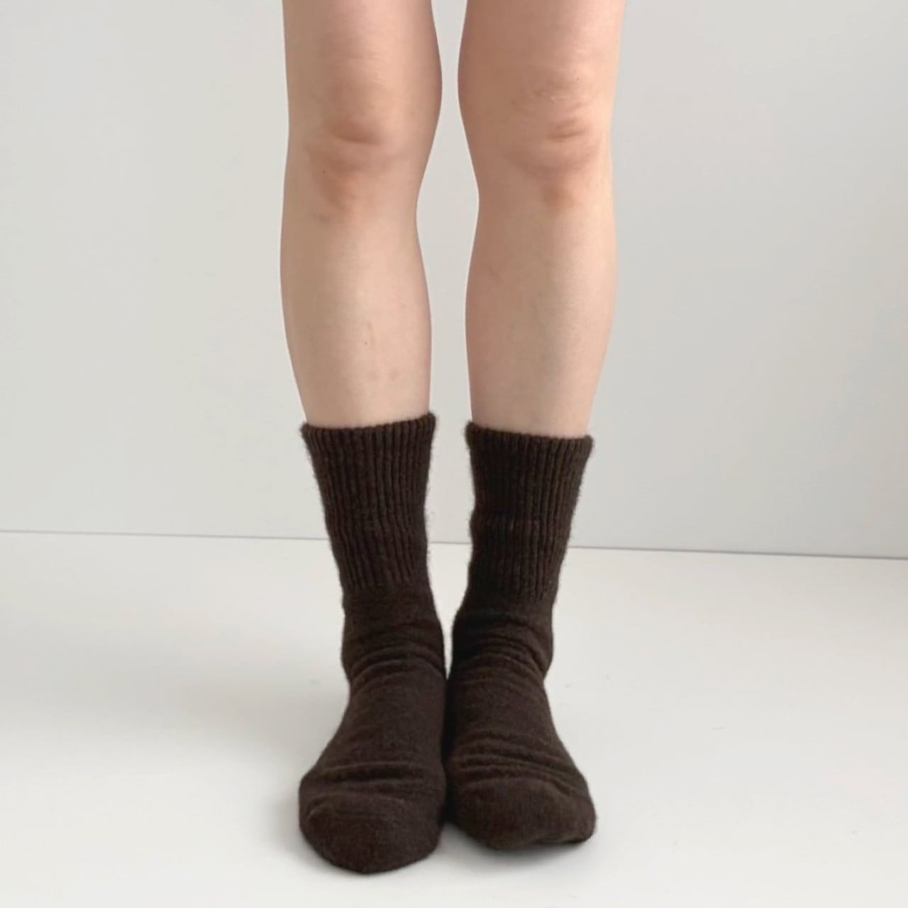 ヤクの靴下／毛100％タイプ｜こげ茶 | 空飛ぶ羊 BASE webshop