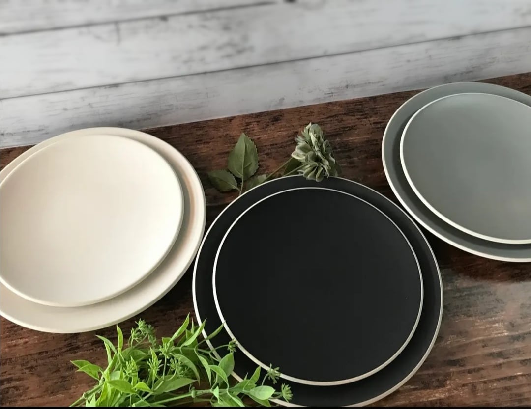 カルマ（Calma）18cmプレート【モノトーン3色】丸皿 シンプルモダン