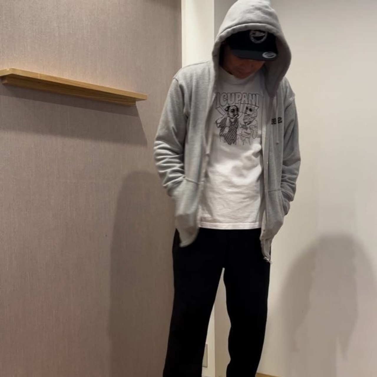 【ICUPANI】オリジナルデザイン　ジップパーカー　グレー