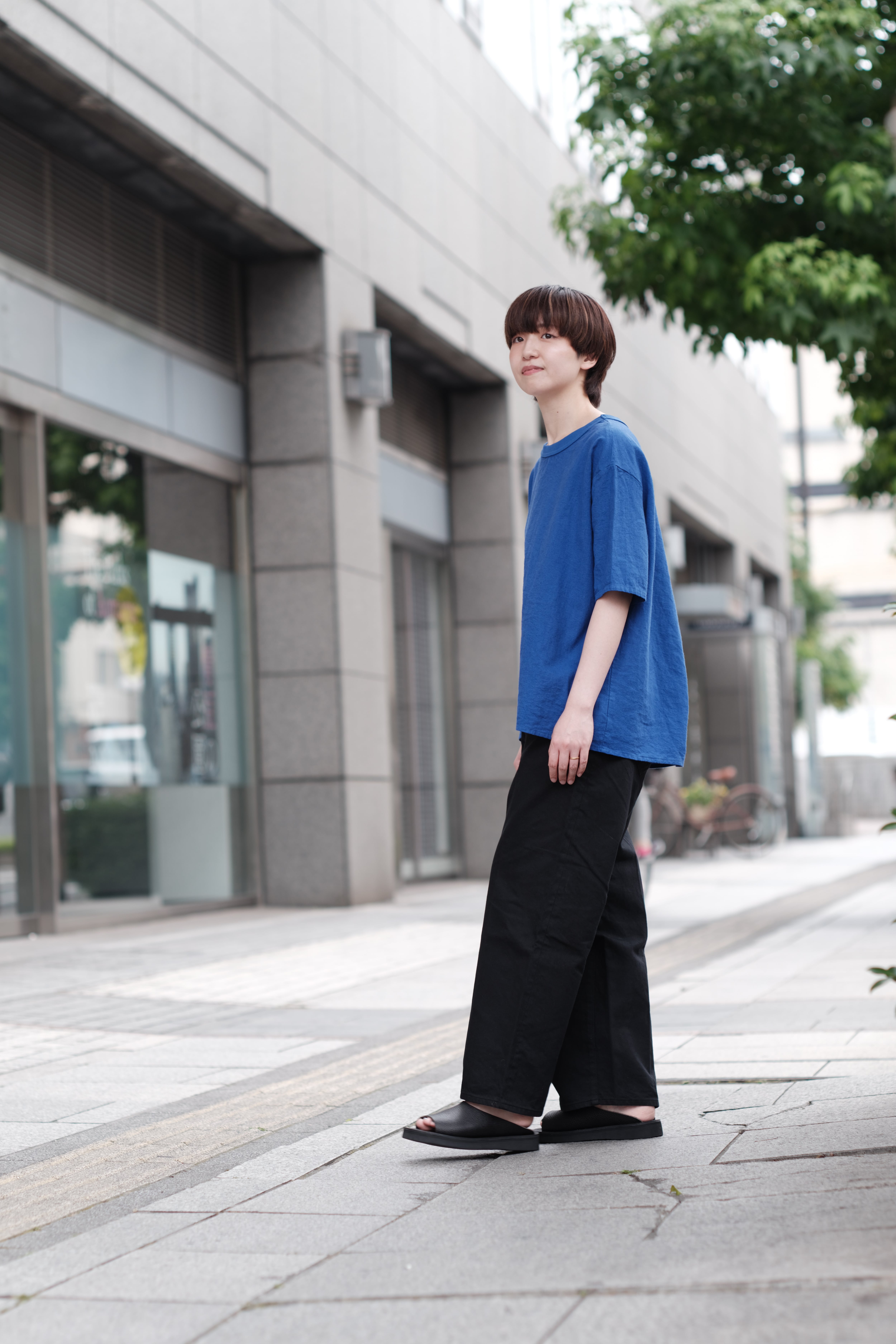 maillot】linen rich back tuck half sleeve shirt-Tee | theater