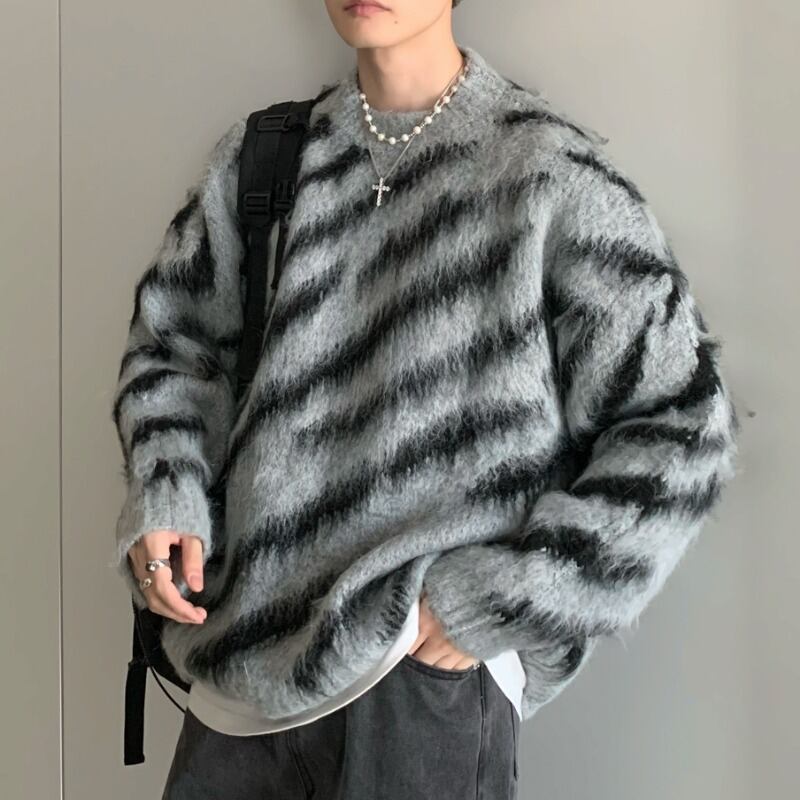 ゼブラ柄クルーネックニット C10591