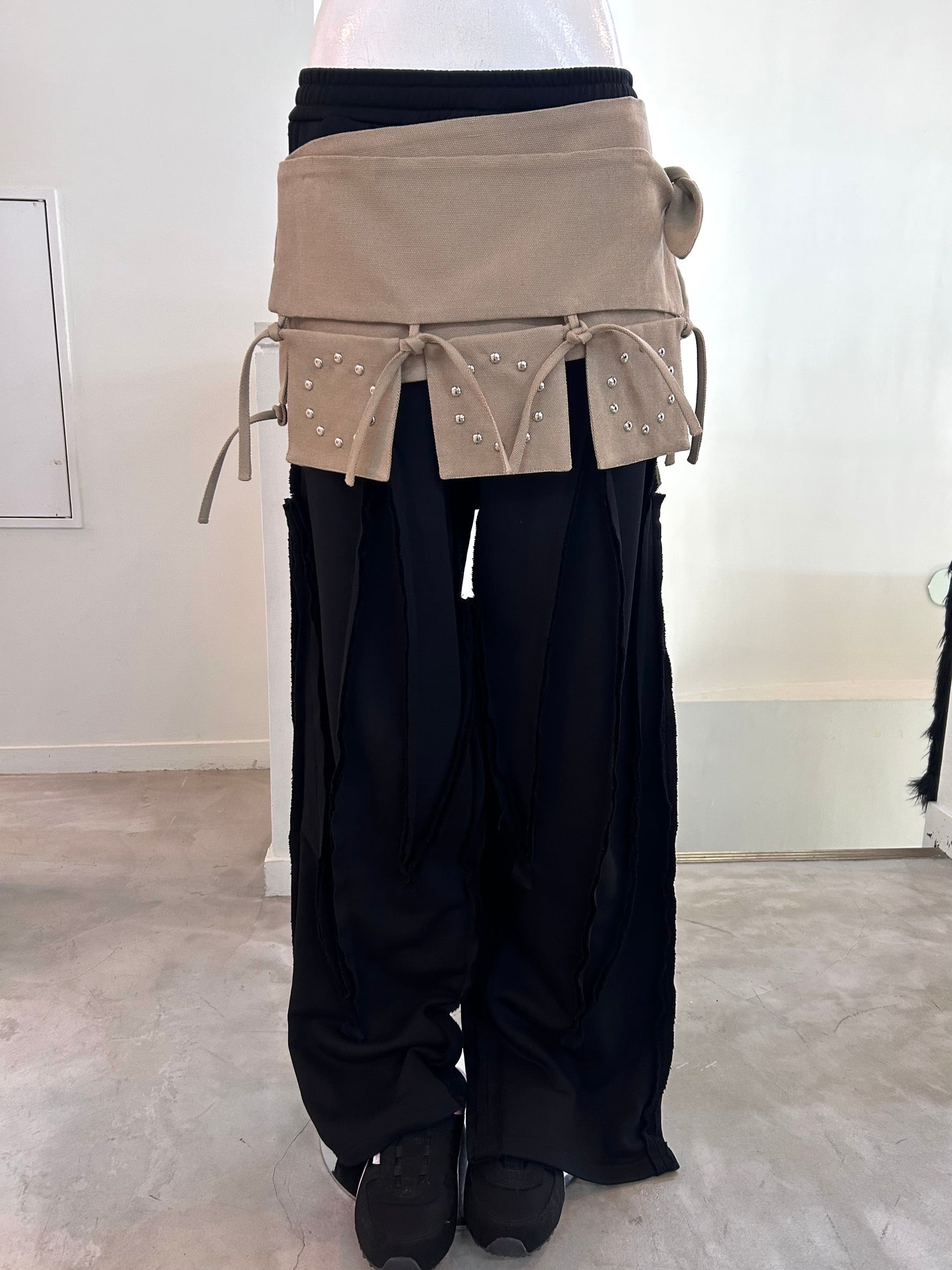 STRONGTHE ball skirt / beige