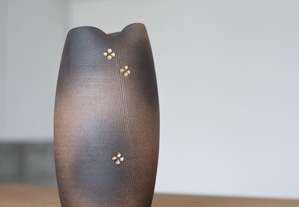 小花金彩投入花器 日本製 信楽焼 花瓶 | イッシンイチー