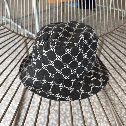 STUSSY / 90’s monogram bucket hat size S-M