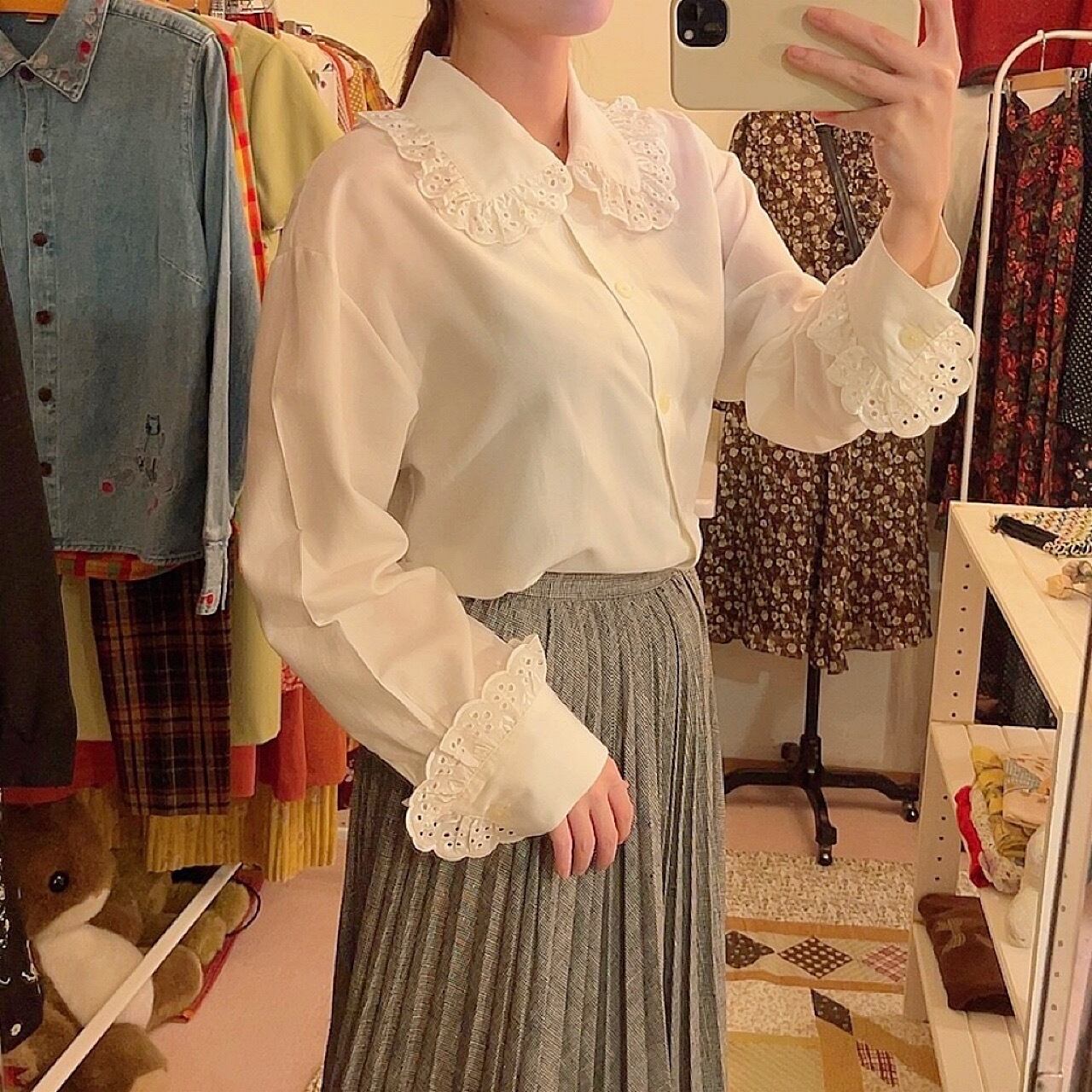 big frill cuffs white blouse