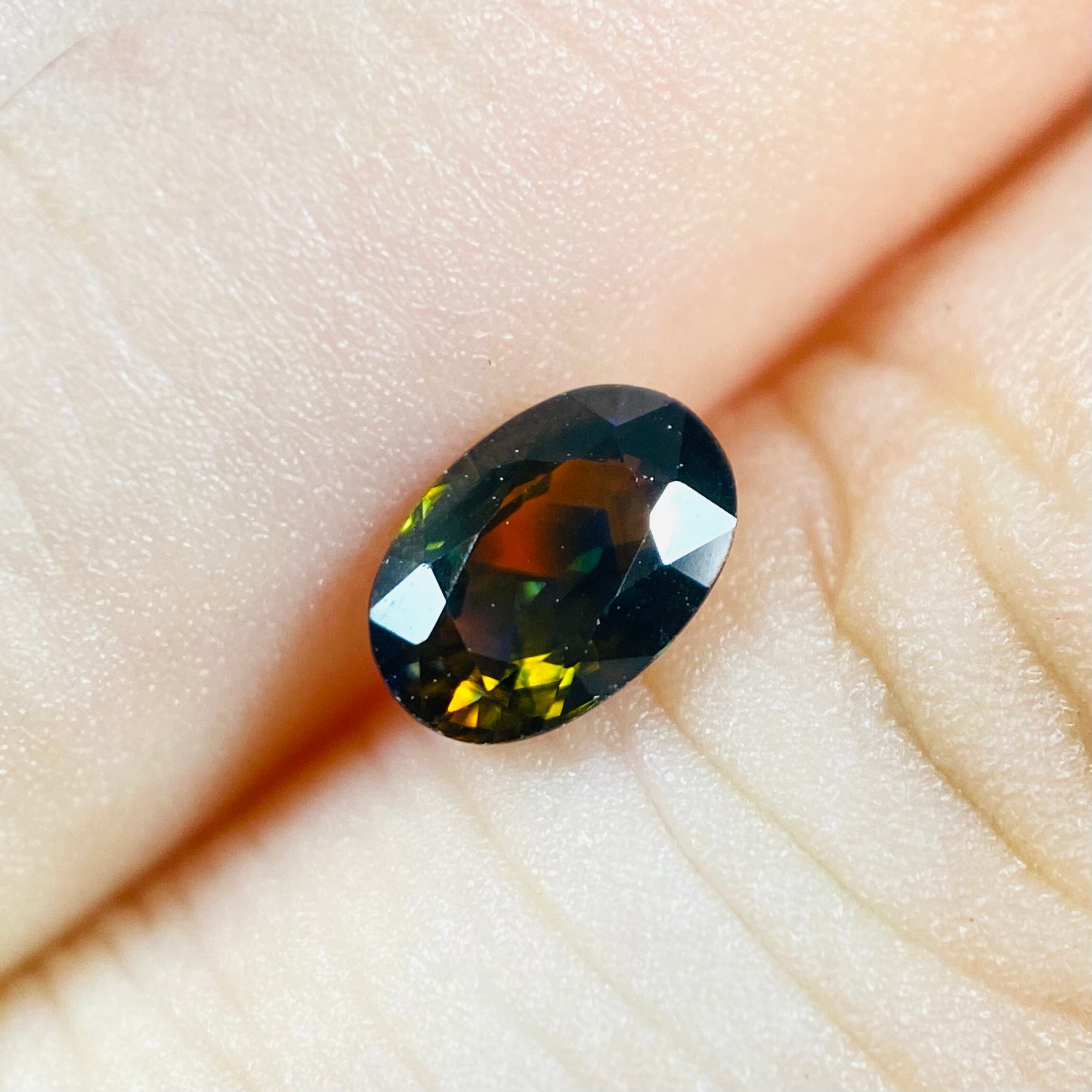 景色を楽しむサファイア 夕焼け山