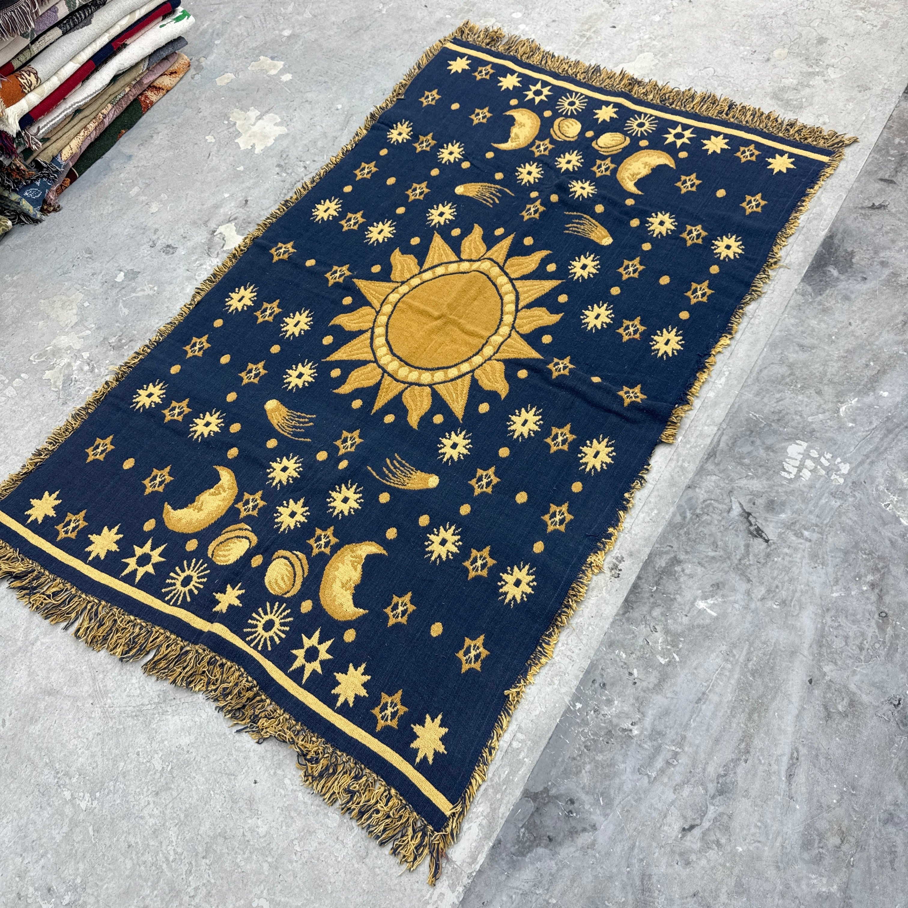 太陽 マルチカバー ソファーカバー ヴィンテージラグ 178x124 | Beo