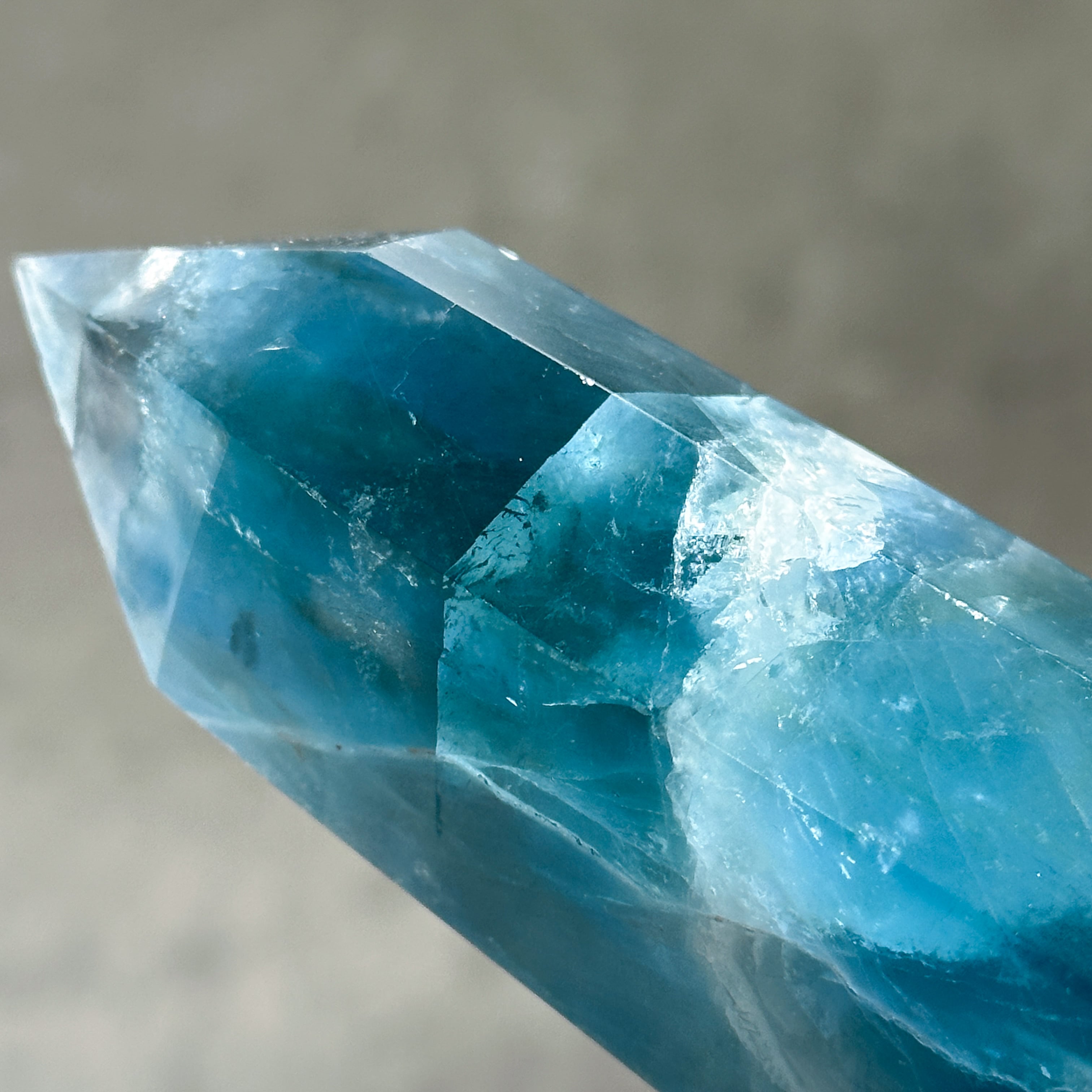 ブルーフローライト タワー型22 ◇ Fluorite ◇天然石・パワーストーン