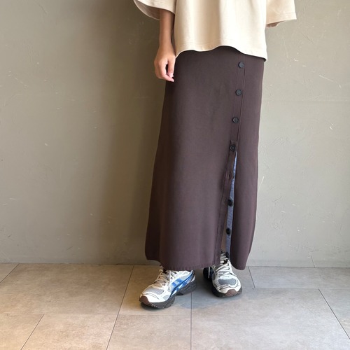 ボタンスリットニットスカート