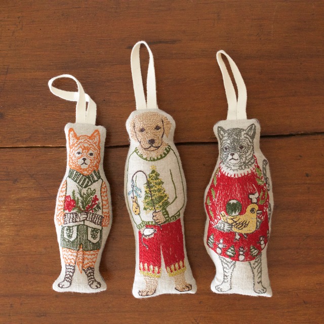 CORAL&TUSK [Dog with Gifts Ornament] オーナメントを持った犬 オーナメント (コーラル・アンド・タスク)