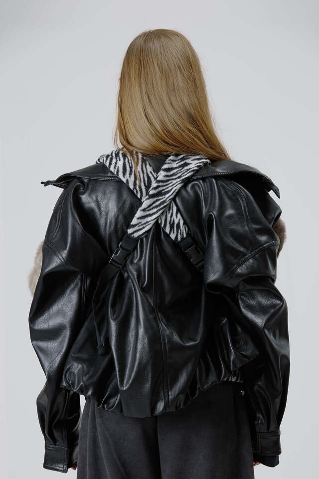 抱っこ紐からうまれた安定感あるペットバッグ(ZEBRA)