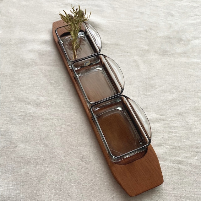 Teak tray with three glasses / SF116