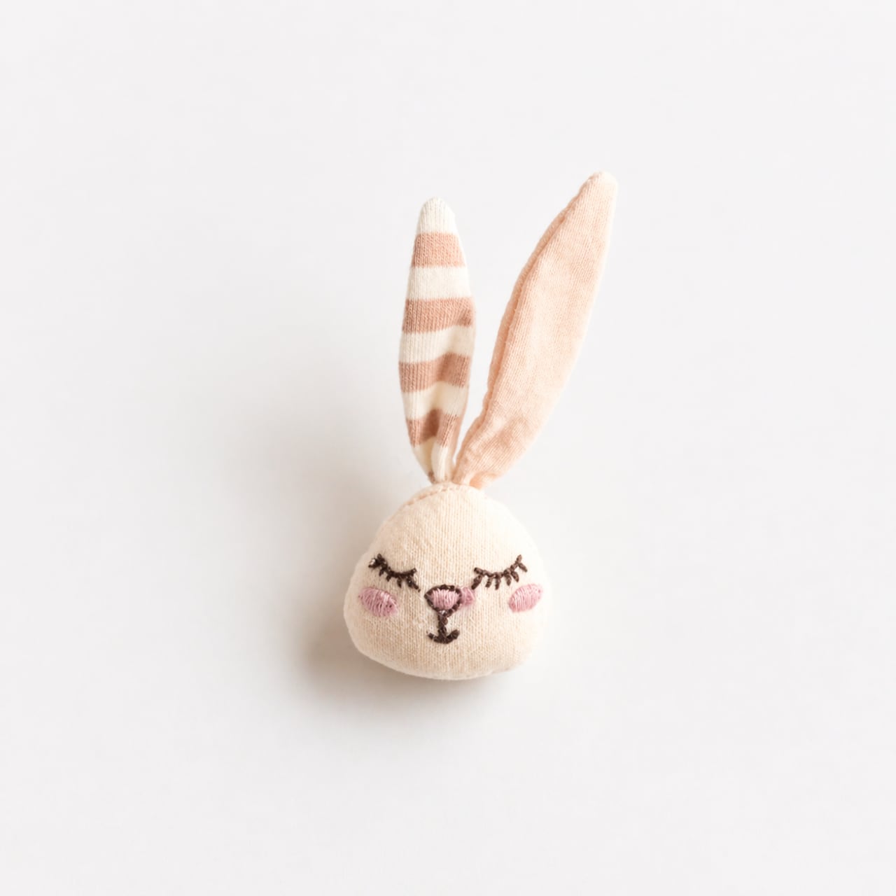 【closet meii】刺繍アニマル ブローチ｜ウサギ・ゾウ・ヒツジ・アヒル