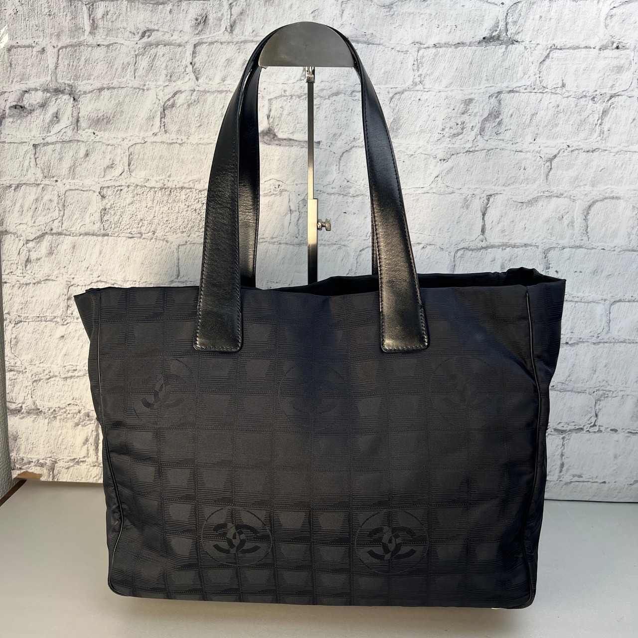 CHANEL シャネル ココマーク ニュートラベルトートMM キャンバス トートバッグ ブラック A-9506