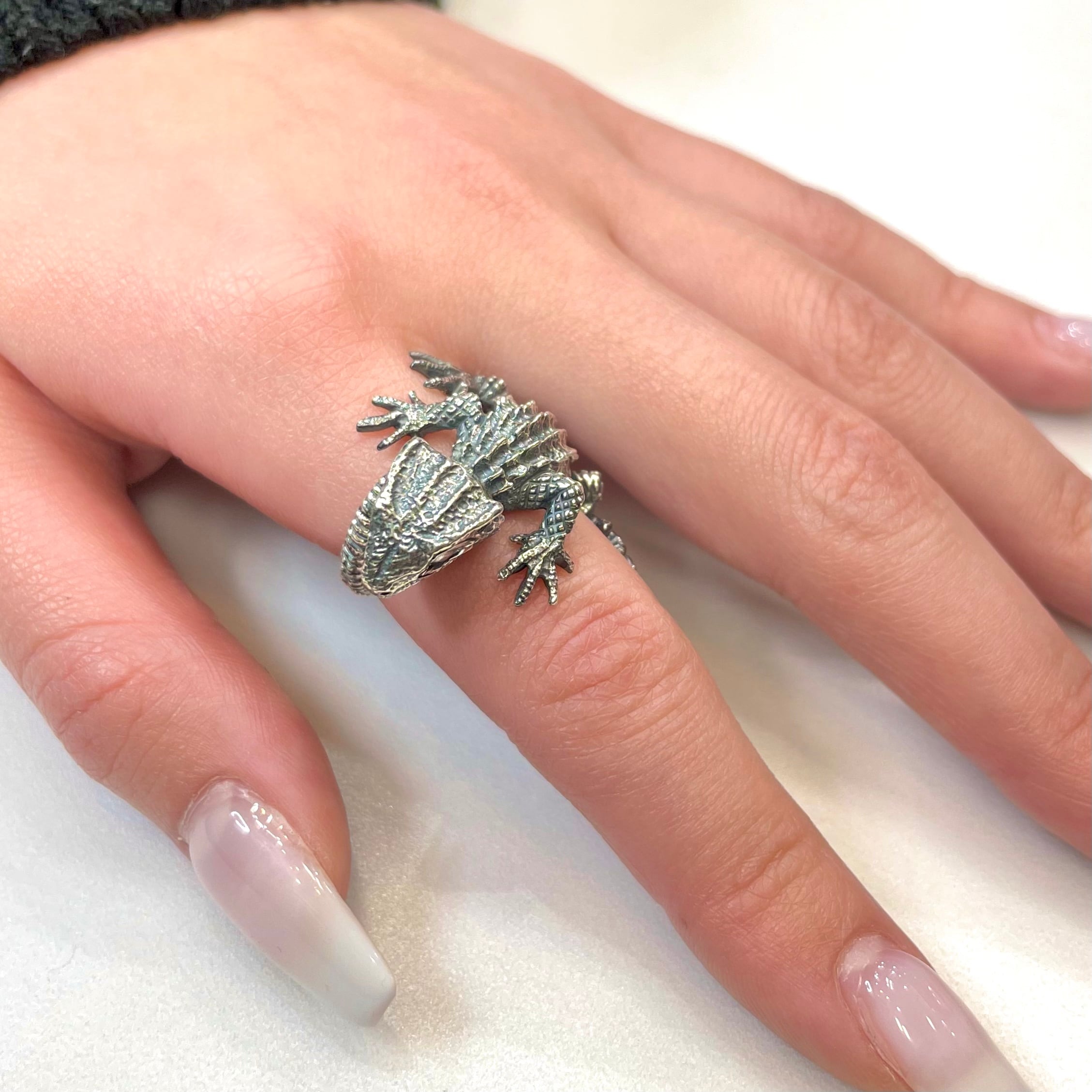 アカメカブトトカゲリング | Cold I's 公式オンラインショップ