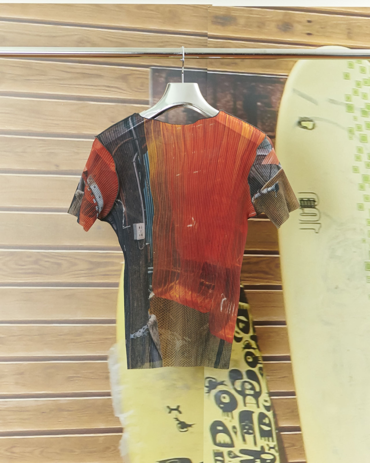 kotohayokozawa - Sheer Graphic Top :Orange Wave|工場風景グラフィック/軽やかなシアー