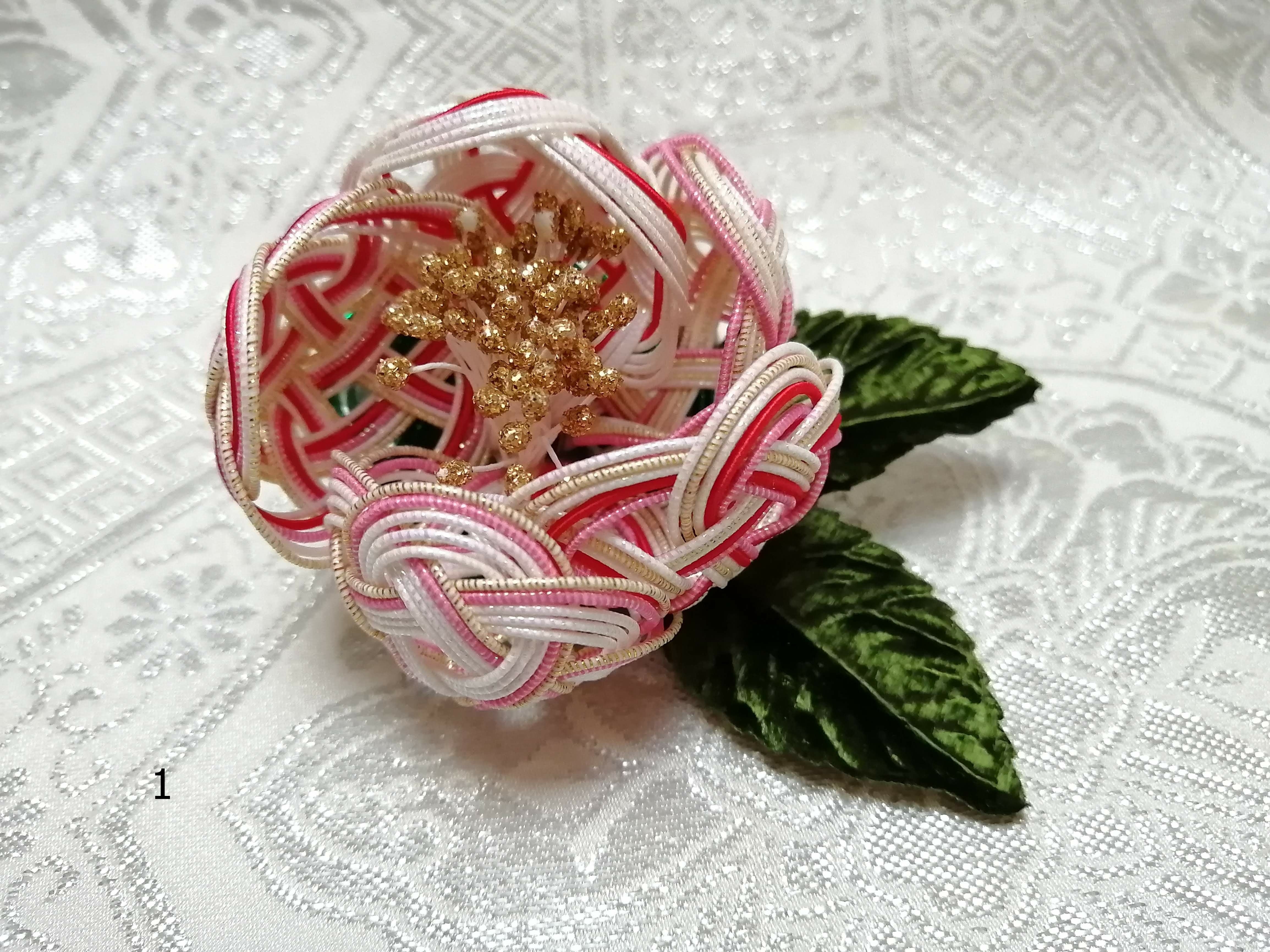 う*ん様 花のブローチ 1.jpg