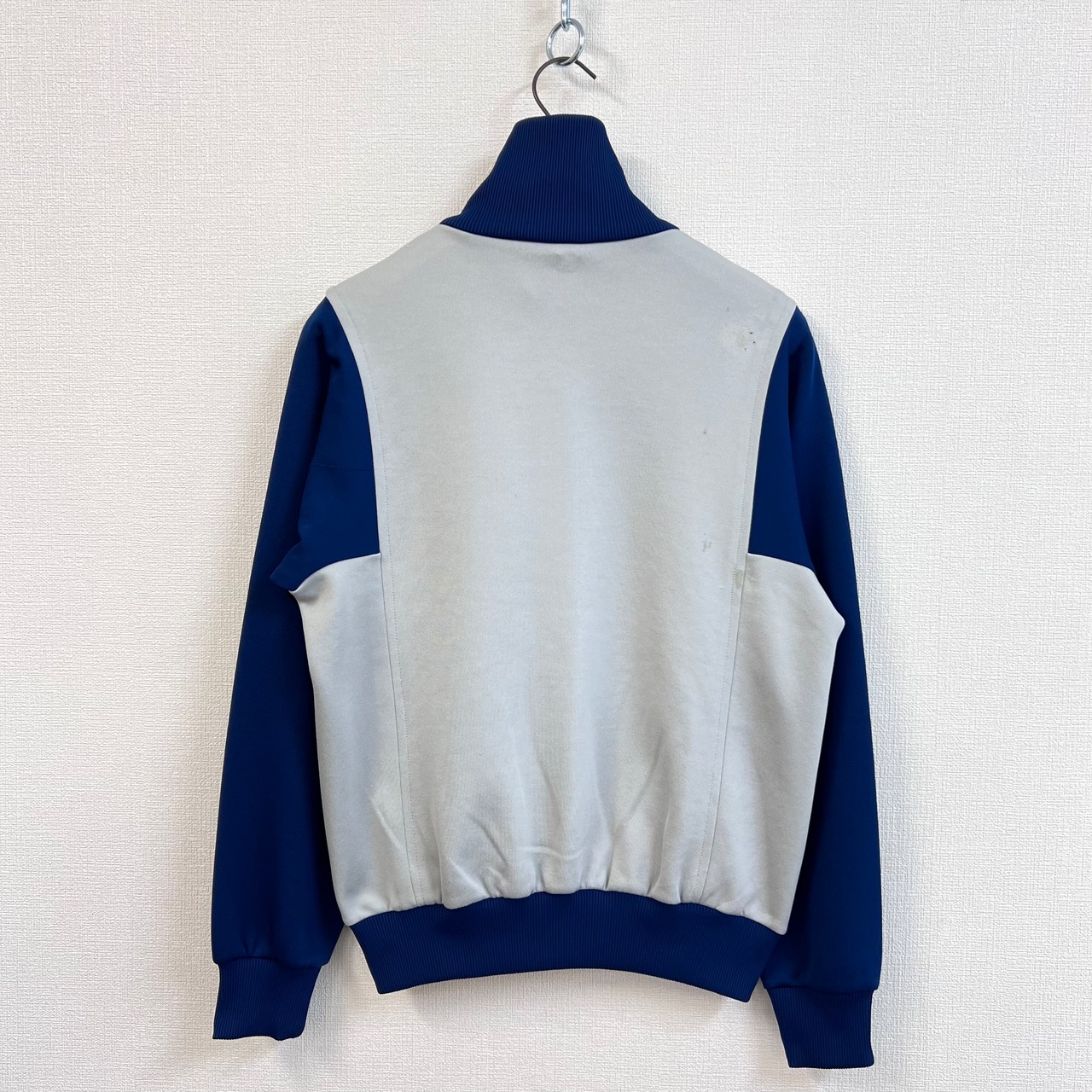 efa7bc81059da5bb53a390bc21cc08  