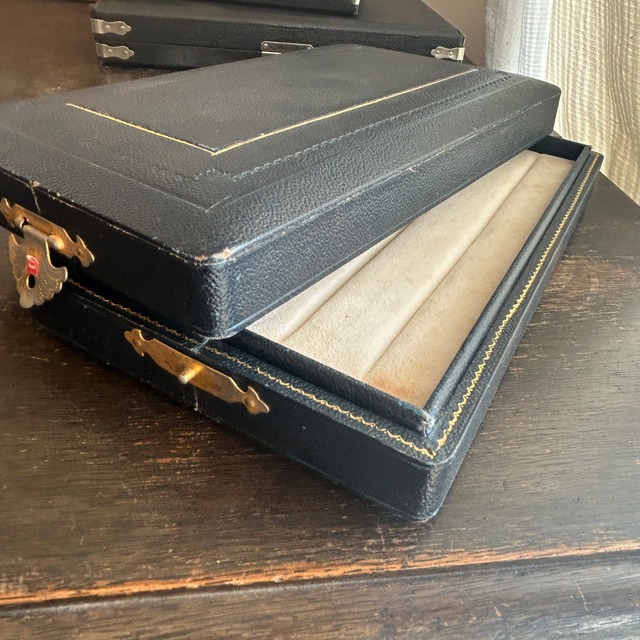 Vintage リングコレクションケースB 中型ハイカラ