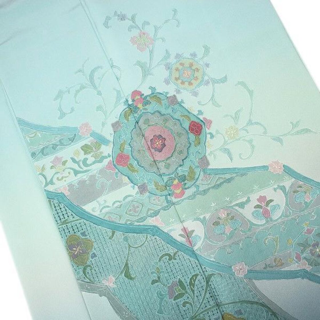 ラグジュアリーな訪問着 蘇州刺繍 相良刺繍 スワトウ刺繍 美品のお着物 