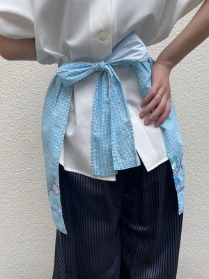 VINTAGE blue ginghamcheck apron