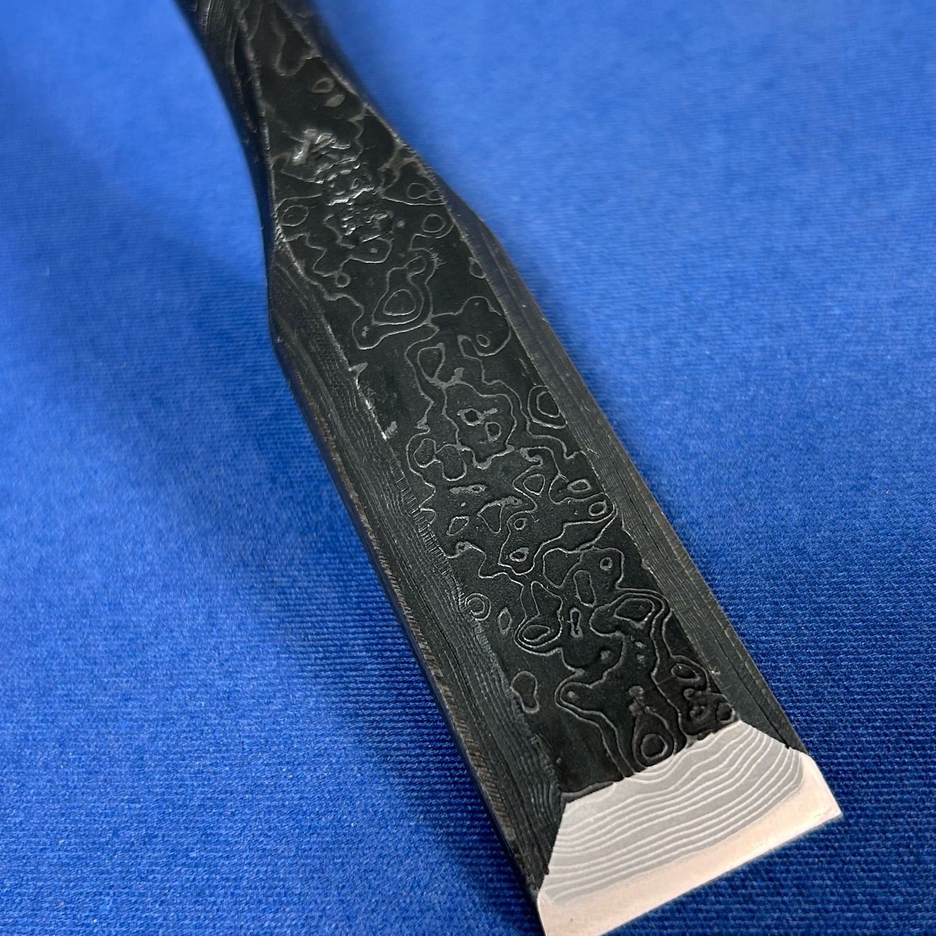 田齋明夫作 / 脇差し鑿 〈8分 / 24mm〉黒木目仕上 / 革ケース付 | 利作