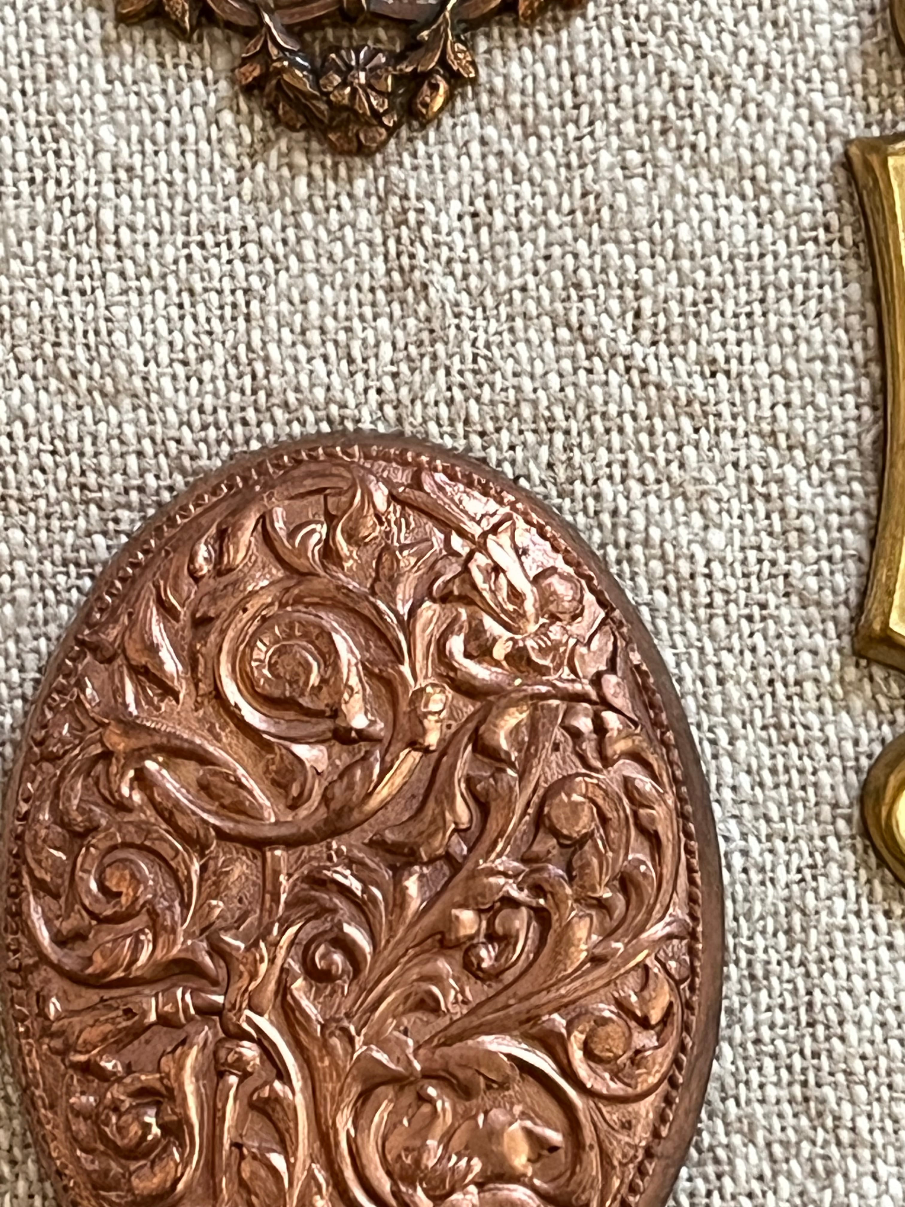 フランス製ヴィンテージパーツ】真鍮オーバル装飾／中世風