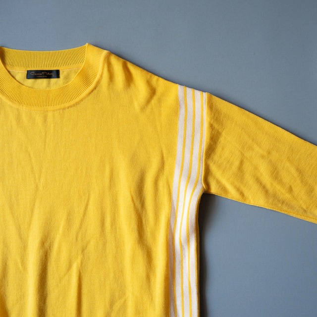 "Cosmo Polaris" used Yellow knit pullover