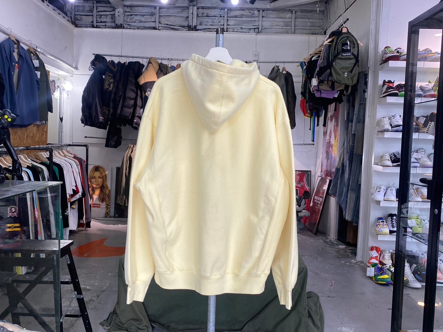 Supreme 23AW VARSITY HOODED SWEATSHIRT YELLOW XL 42116 Supreme 23AW VARSITY HOODED SWEATSHIRT YELLOW XL 42116