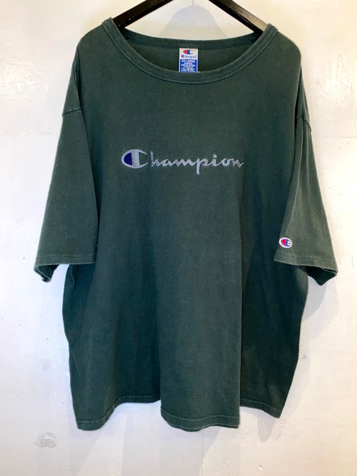 CHAMPION　ロゴTシャツ
