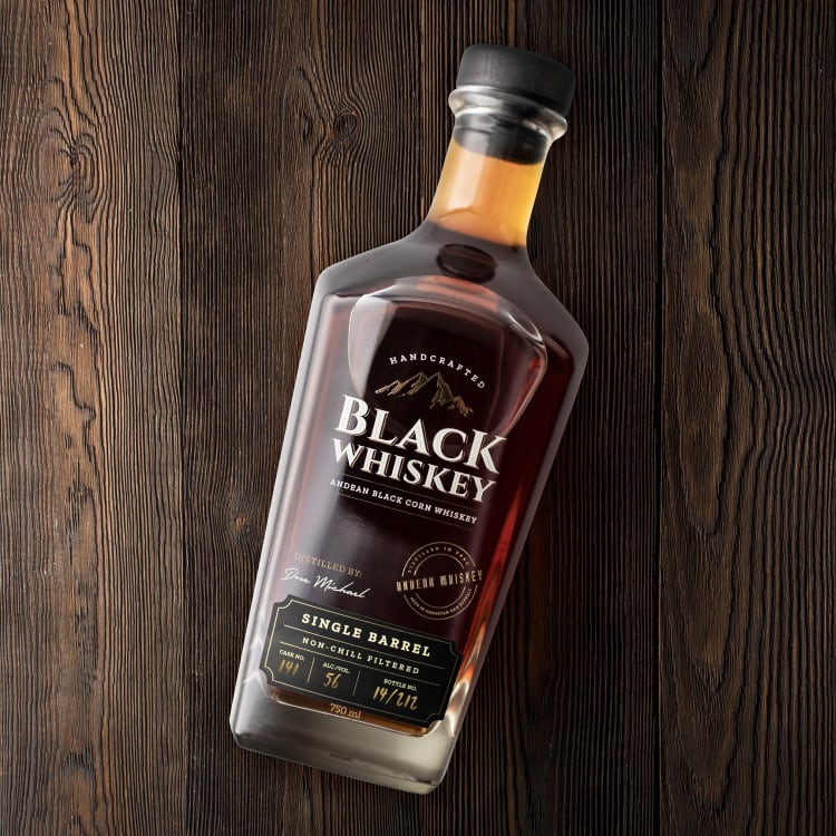 Black Whiskey アンでアンブラックコーンウイスキー 700ml Black Whiskey Andean Black Corn Whiskey | Black Whiskey