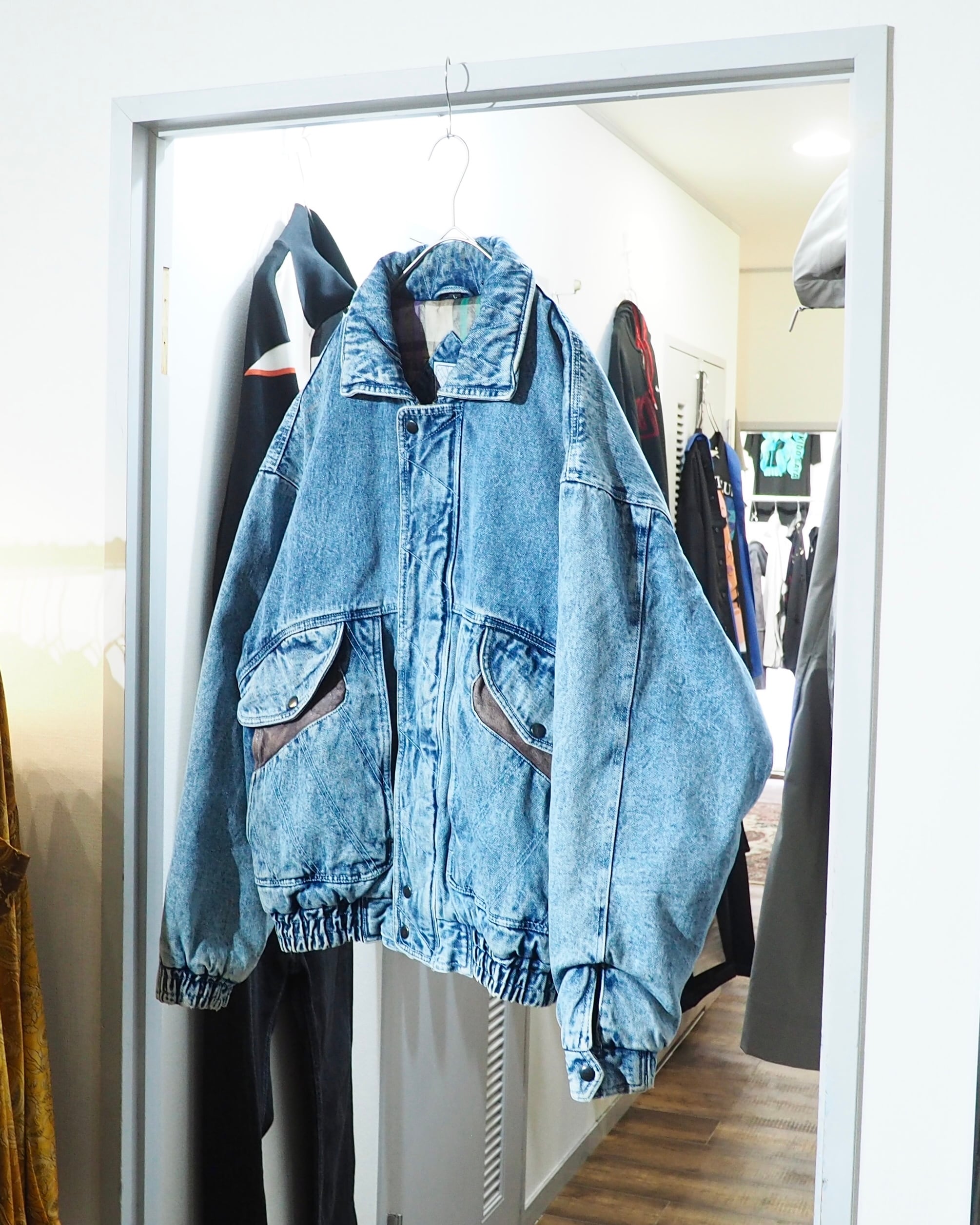 1980s Beautiful Ice Blue × leather docking Over silhouette vintage Denim jacket