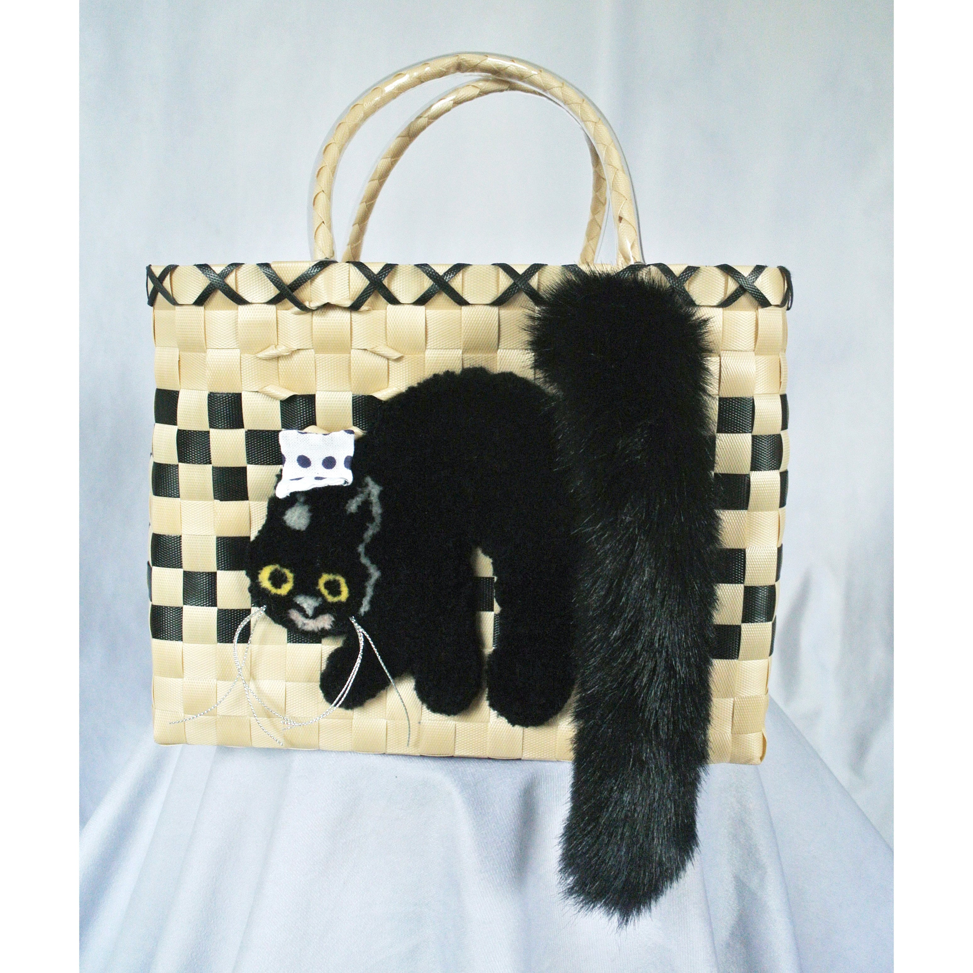 CAT IN DA HOUSE! ON LINE STORE