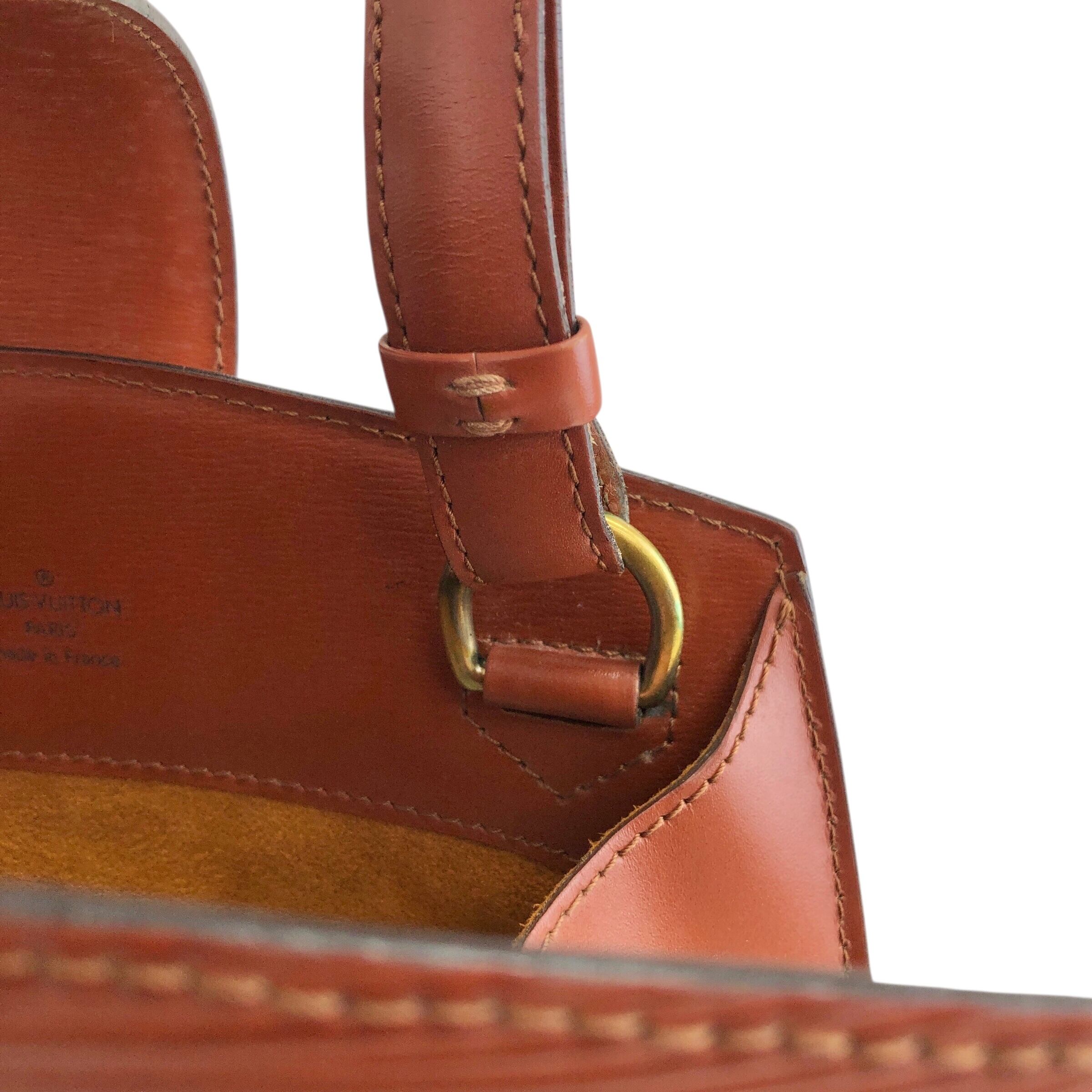 LOUIS VUITTON ルイヴィトン エピ ショルダーバッグ ブラウン ターン