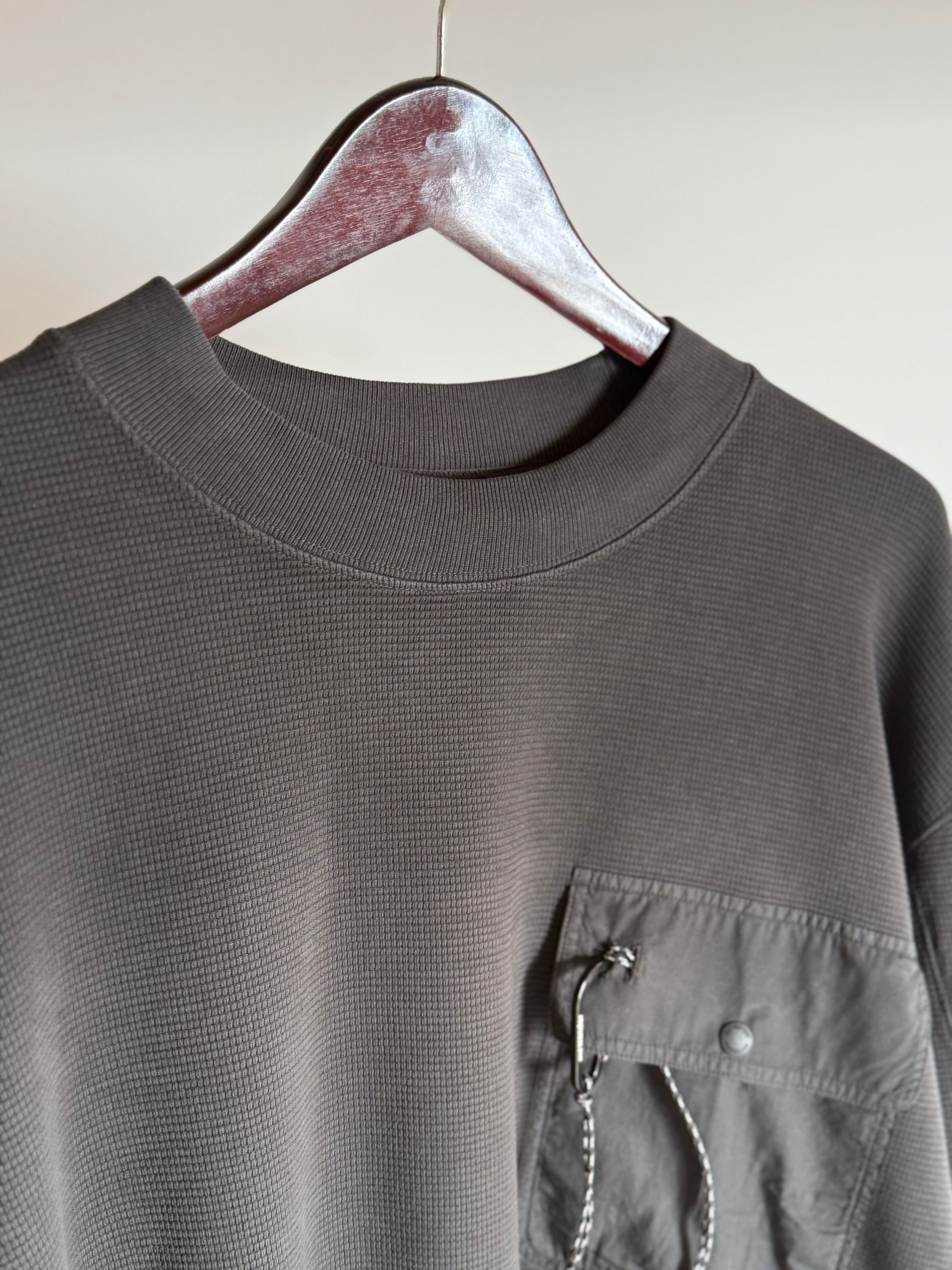 ROA×and wander 【garment dye waffle pocket tee】 | LARGE LAB TOWN