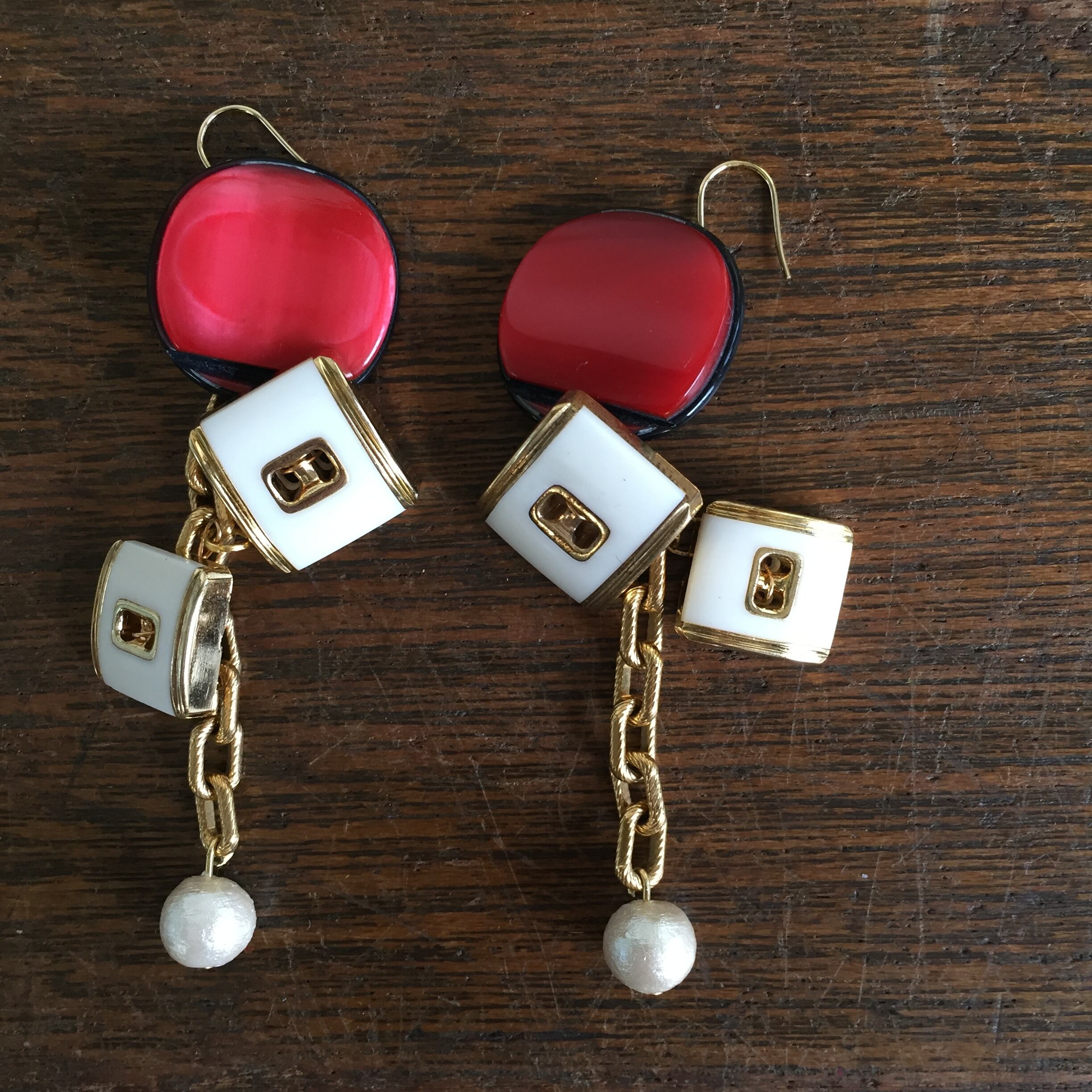 レディな赤レトロボタンピアス(vintage button・vintage part)