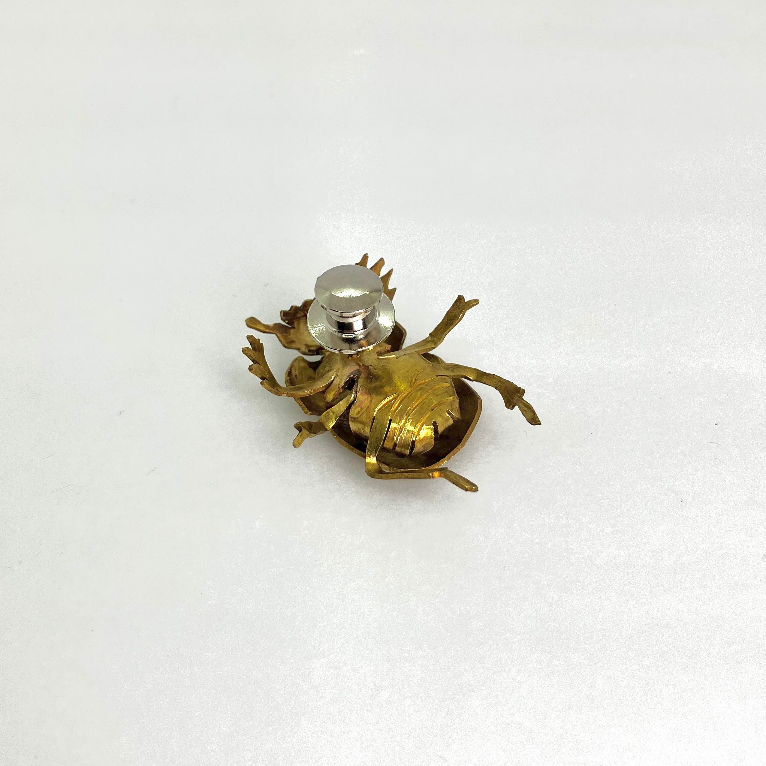 たがや】 ピンバッジ「スカラベ サクレ」 | HOW HOUSE