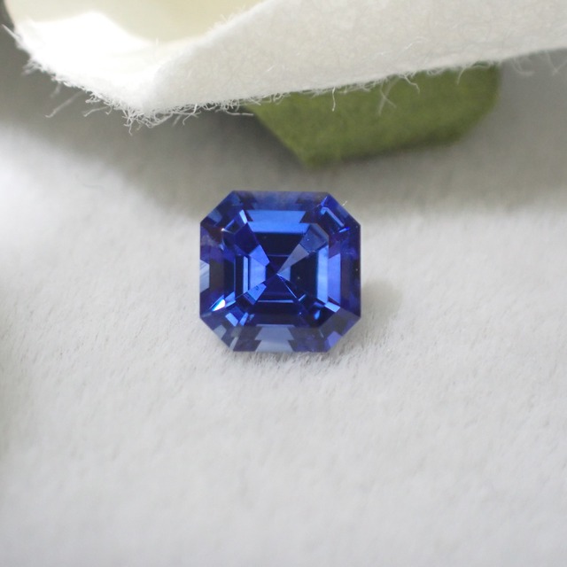 【ツーソン新着】美しすぎるスリランカ産サファイア　0.33ct