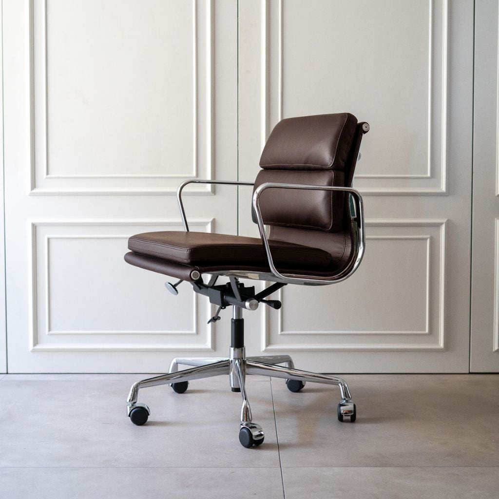 クラシック アームチェア ダークブラウン Management Soft Pad Chair Darkbrown / マネイジメント ソフトパッド