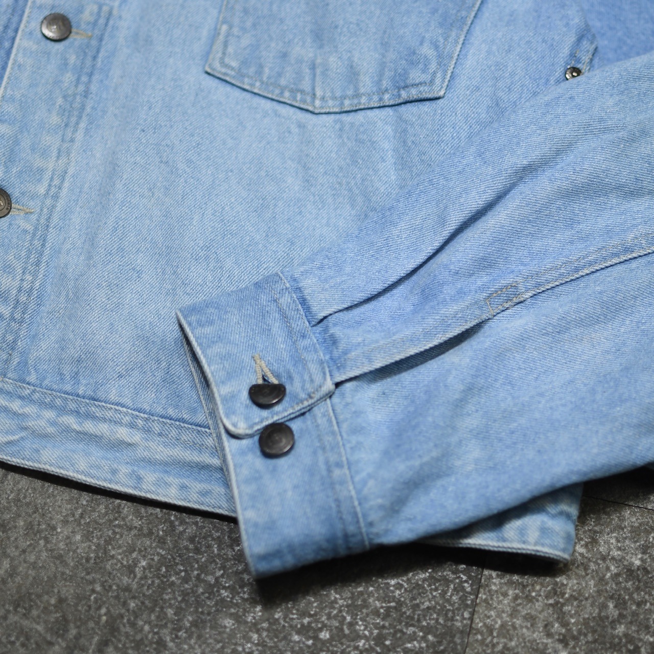 Columbia "TOUGH MOTHER JEANS" wide silhouette denim tracker jacket