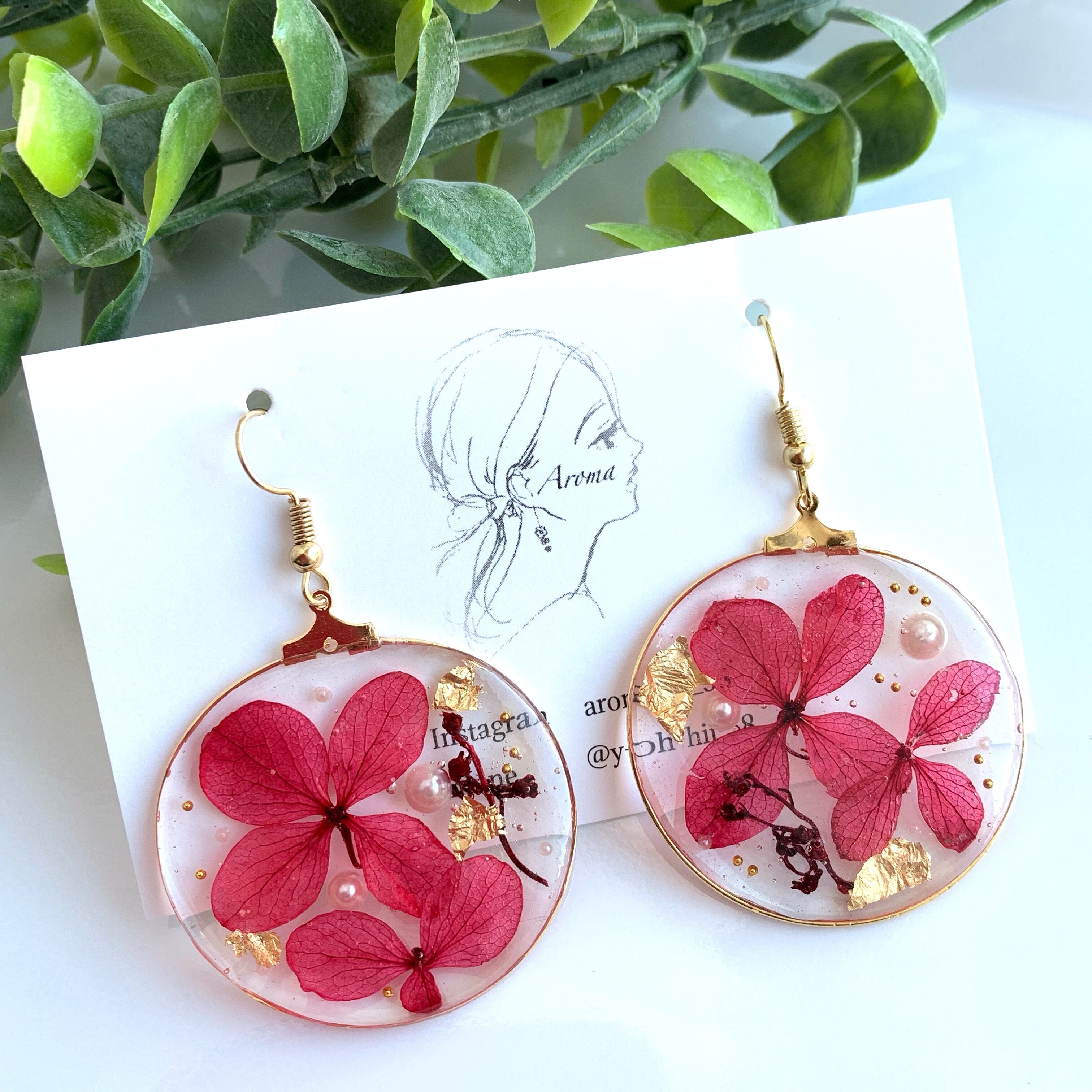 ネイビーレジンのタッセルピアス | Aroma