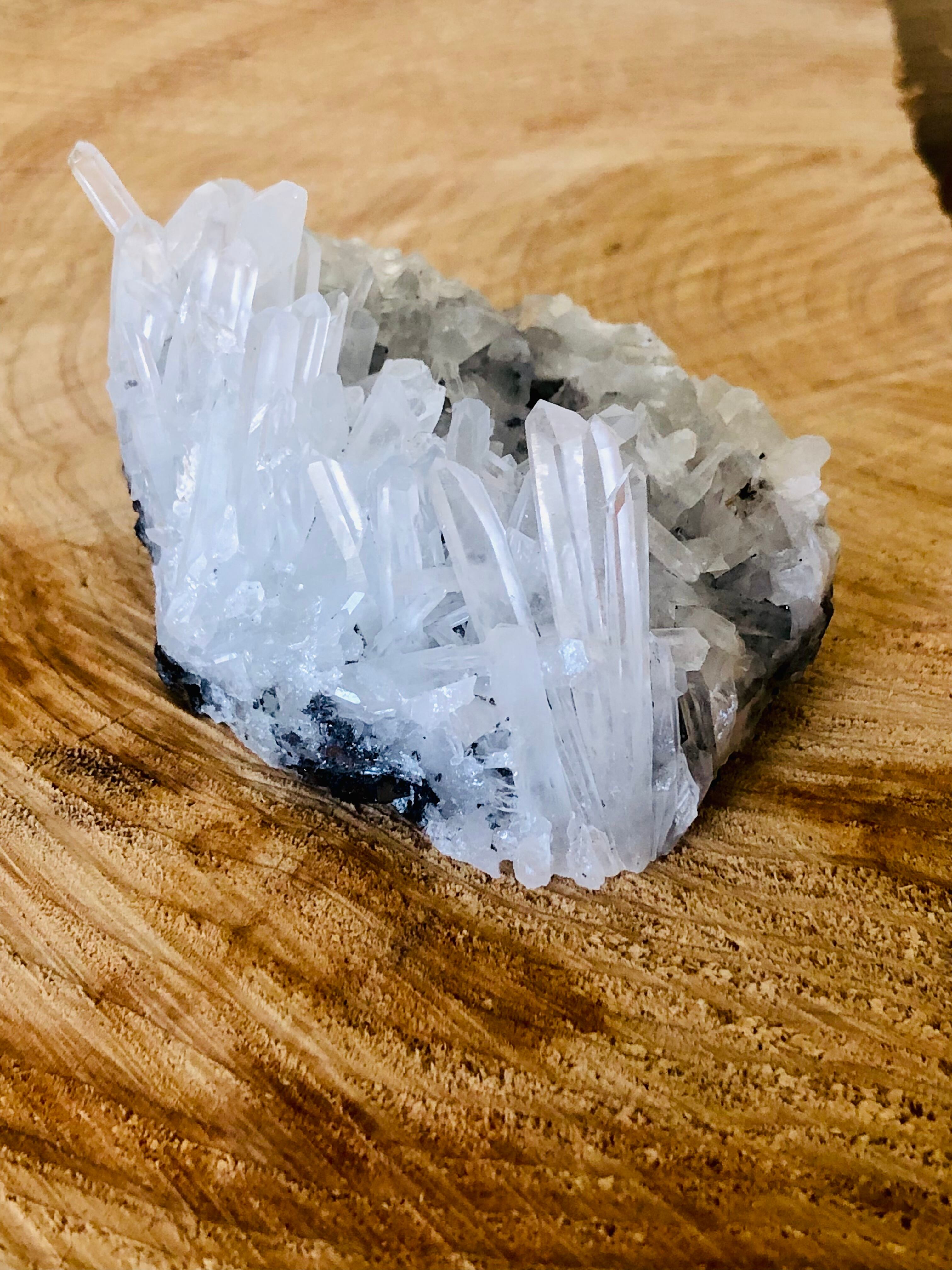 希少！ブルガリア産水晶クラスター