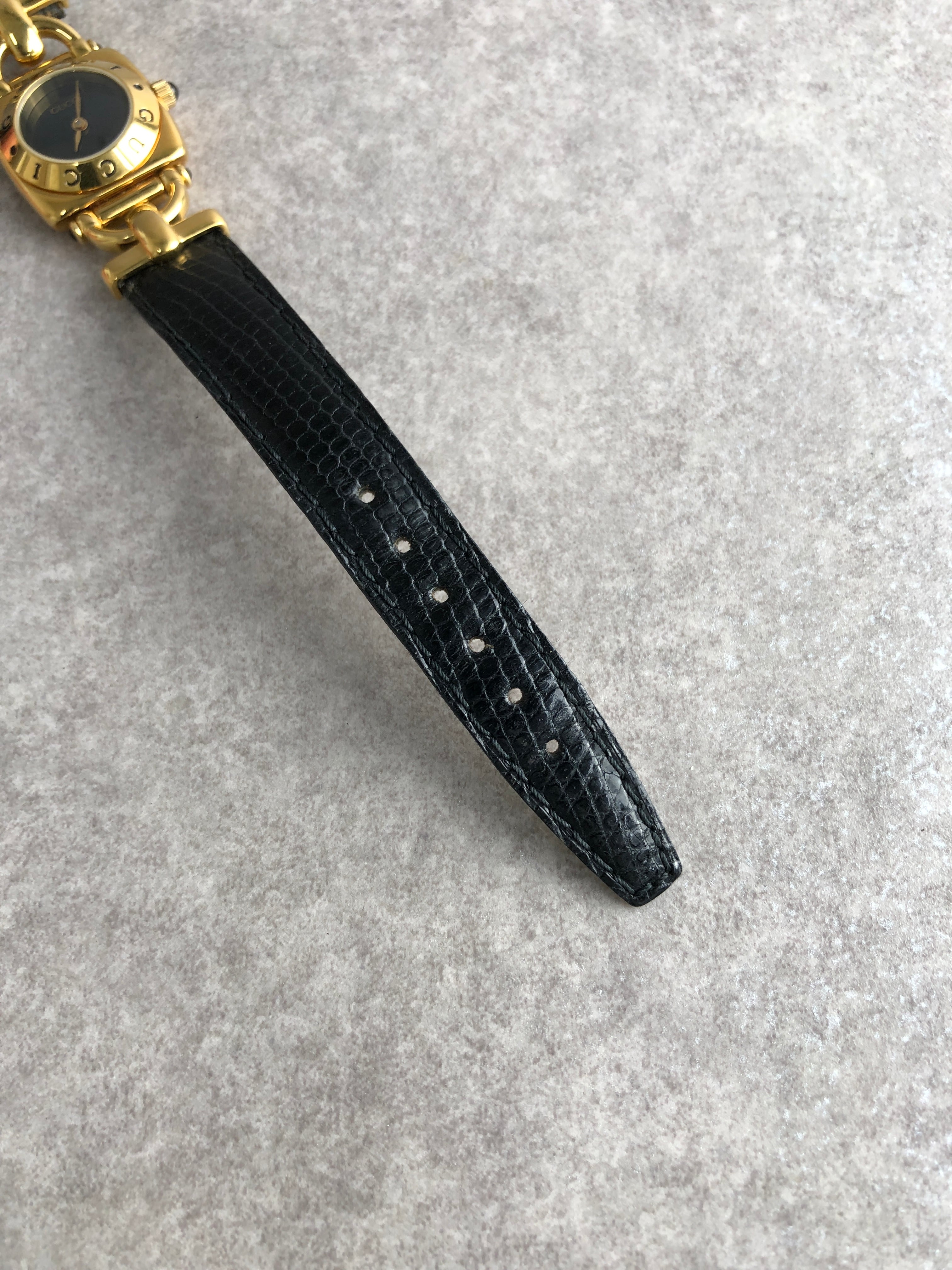 GUCCI グッチ 腕時計 ゴールド×ブラック ステンレススチール 6300L