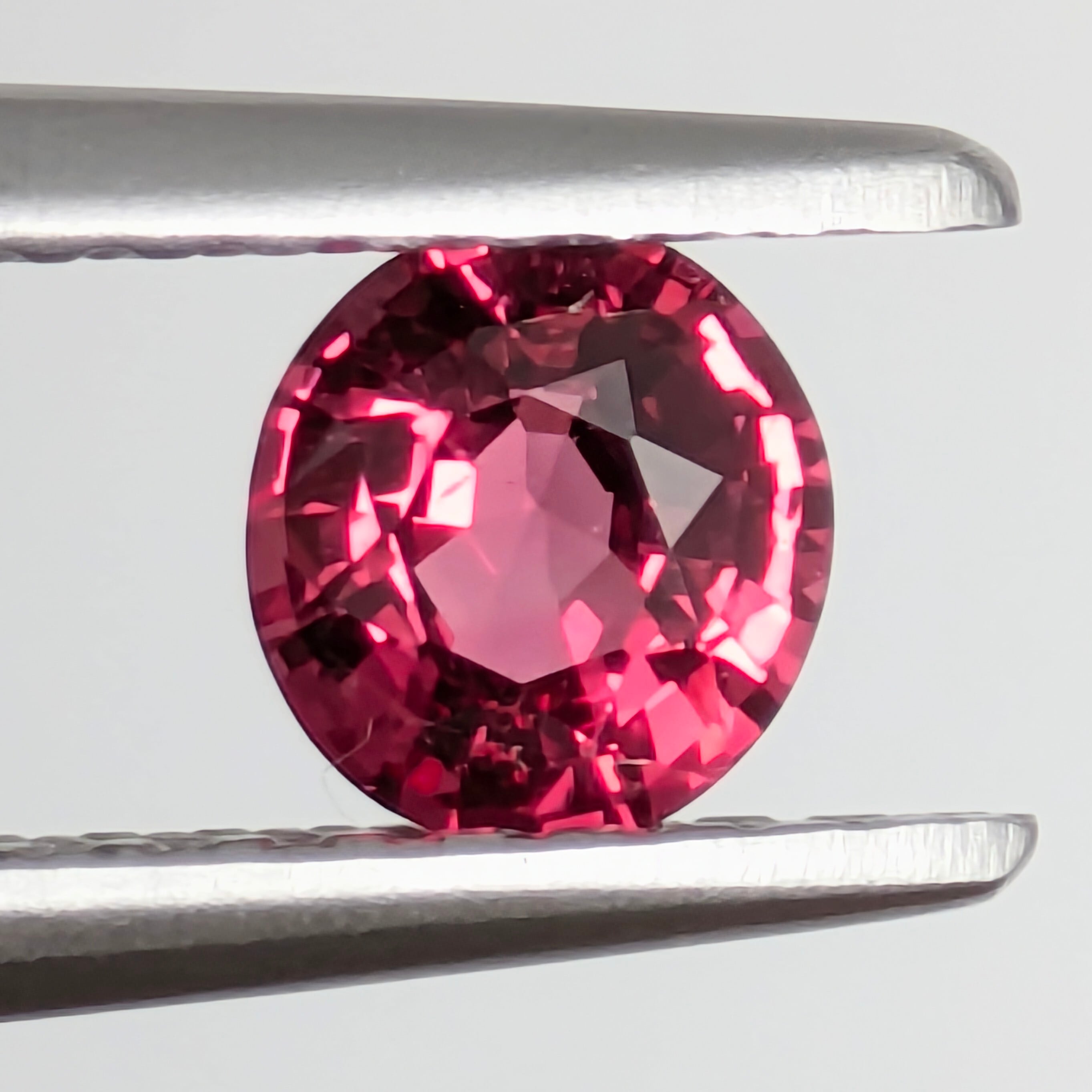 ピンクスピネルルース ミャンマー・モゴック産【0.389ct】PRO208104