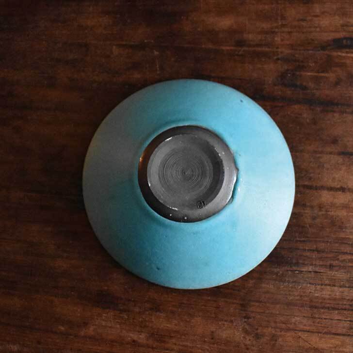 ターコイズブルーボウル　 / レンジ・食洗機可 / wb-13 和食器 煮物 大鉢 鉢 ボウル おしゃれ  モダン 広め 麺鉢 ラーメン鉢 スープボウル サラダボウル 青 ターコイズ ブルー 直径約24cm 育てる器 食器 陶器 器 引越し祝い 結婚祝い パーティー