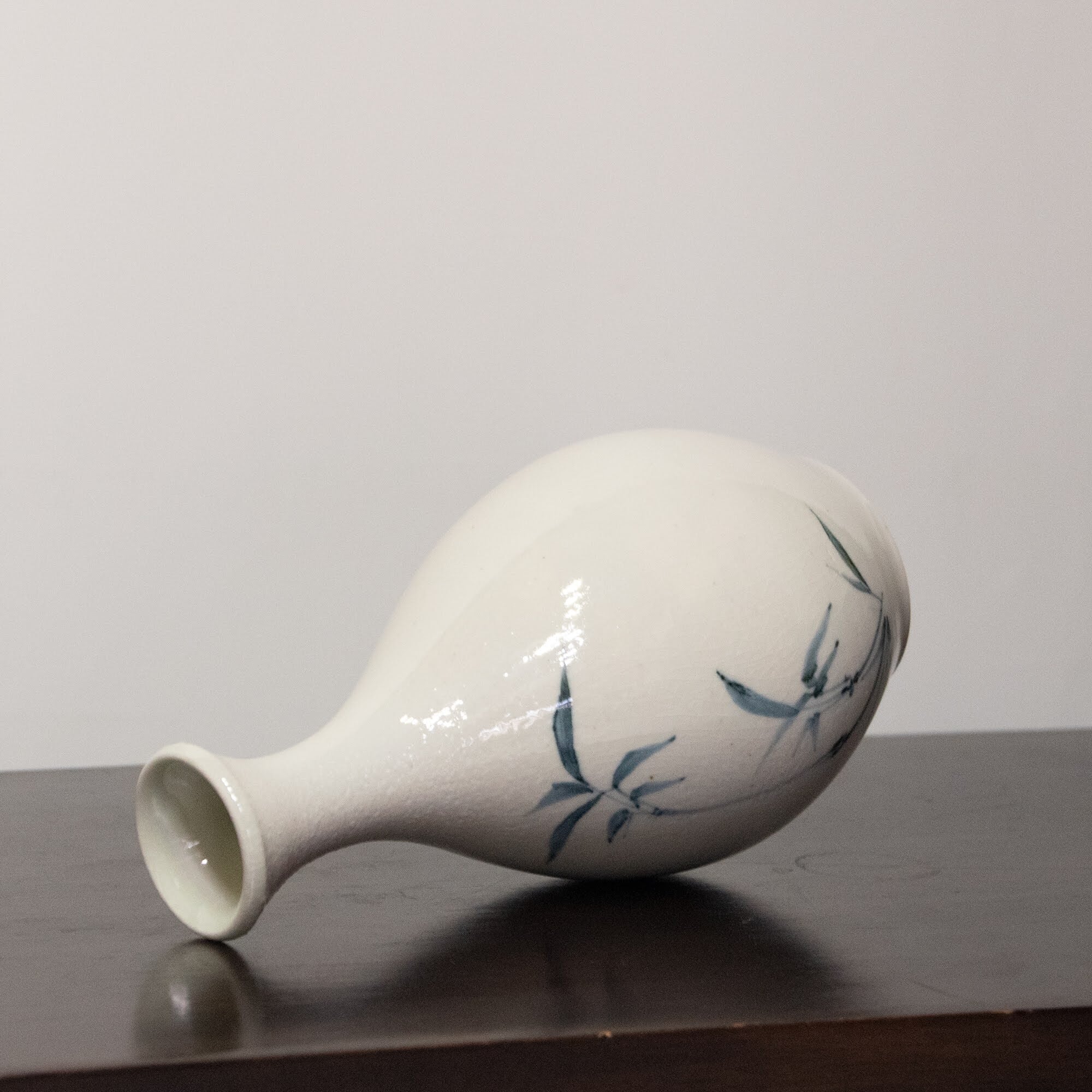 笹絵天狗谷瓶 | 陶祖李参平窯 onlineshop
