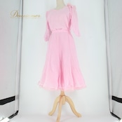 社交ダンス 衣装 スタンダード 上下セット ツーピース レッスンウェア パーティ衣装 U:NA ユーナ ピンク系 コサージュ 無地 ラインストーン 春色 ファスナー ストレッチ 二重スカート ふんわり コサージュ付き レディース ダンス用 ダンス衣装 講習用 発表会 おしゃれ おすすめ